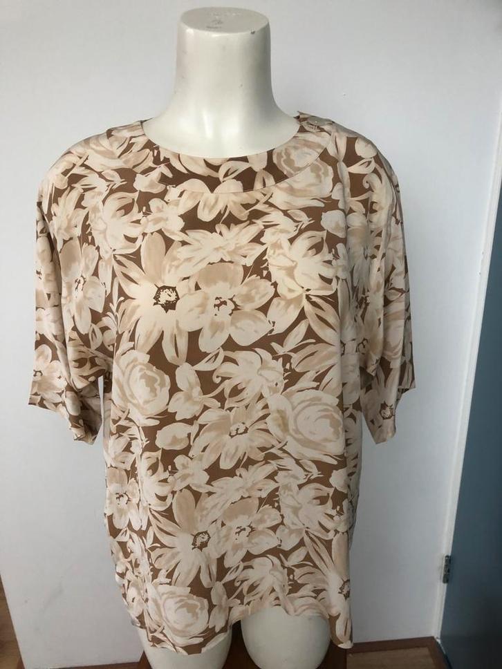 Joseph janard beige bruin zijde top bloemen 40, Kleding | Dames, Tops, Zo goed als nieuw, Maat 38/40 (M), Beige, Korte mouw, Ophalen of Verzenden