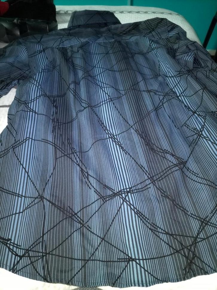 Reliëf overhemden., Kleding | Heren, Overhemden, Zo goed als nieuw, Halswijdte 41/42 (L), Blauw, Ophalen of Verzenden