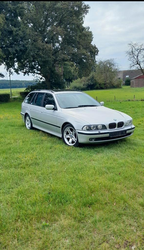 BMW 5-Serie 4.4 I 540 Touring AUT 1998 Grijs, Auto's, BMW, Bedrijf, 5-Serie, ABS, Airbags, Airconditioning, Alarm, Apple Carplay