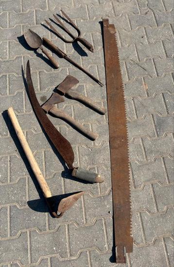 Antiek hand gereedschap vintage  beschikbaar voor biedingen