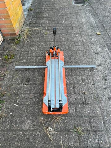 Rubi tegelsnijder beschikbaar voor biedingen