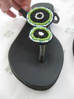 NIEUW Zwarte slippers, kraaltjes turquoise groen, 40 Ibiza, Kleding | Dames, Schoenen, Slippers, Nieuw, Ophalen of Verzenden, Groen