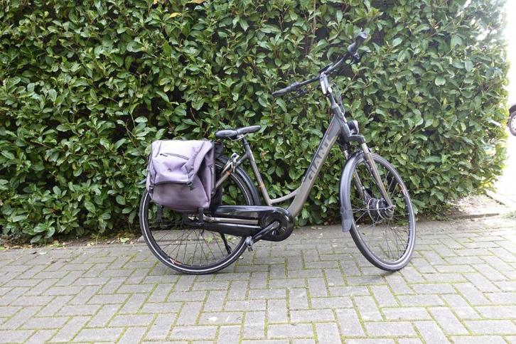 Giant ease e damesfiets, Fietsen en Brommers, Elektrische fietsen, Gebruikt, Giant, 47 tot 51 cm, 30 tot 50 km per accu, Ophalen