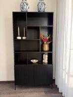 Woood gravure kast zwart, Ophalen, Gebruikt, Minder dan 150 cm, 150 tot 200 cm
