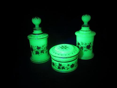 Antieke uranium vaseline opaline glazen set, 19e eeuws,Fr, Antiek en Kunst, Antiek | Glas en Kristal, Verzenden