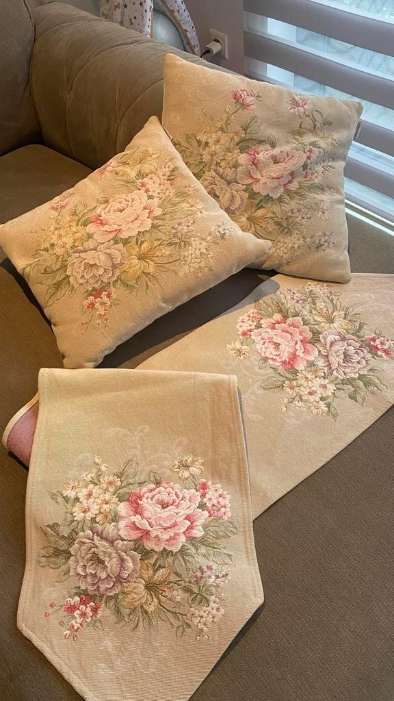 Brocante Kussens & Tafelloper Set, Huis en Inrichting, Woonaccessoires | Kussens, Zo goed als nieuw, Beige, Vierkant, Ophalen of Verzenden