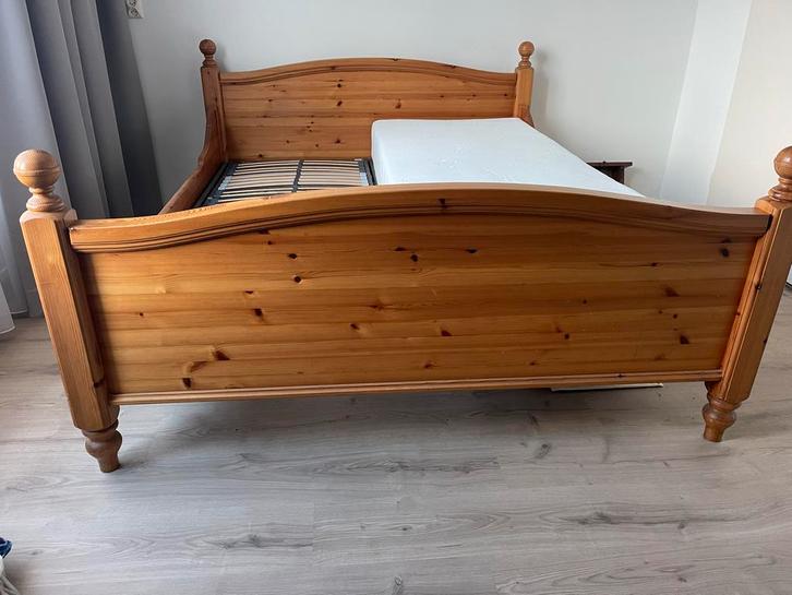 Houten bedframe 2.00x1.70 (incl. nw matras - 1 elektr. bodem, Huis en Inrichting, Slaapkamer | Bedden, Zo goed als nieuw, Eenpersoons
