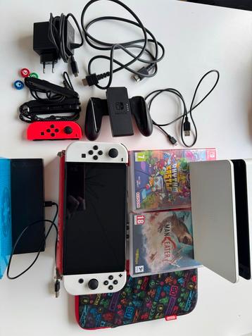 Nintendo Switch OLED wit + Extra's! beschikbaar voor biedingen