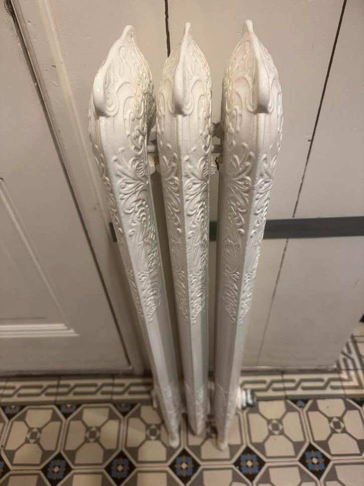 Antieke Witte Staande Radiator - Klein Model, Doe-het-zelf en Verbouw, Verwarming en Radiatoren, Gebruikt, Radiator, Minder dan 200 watt