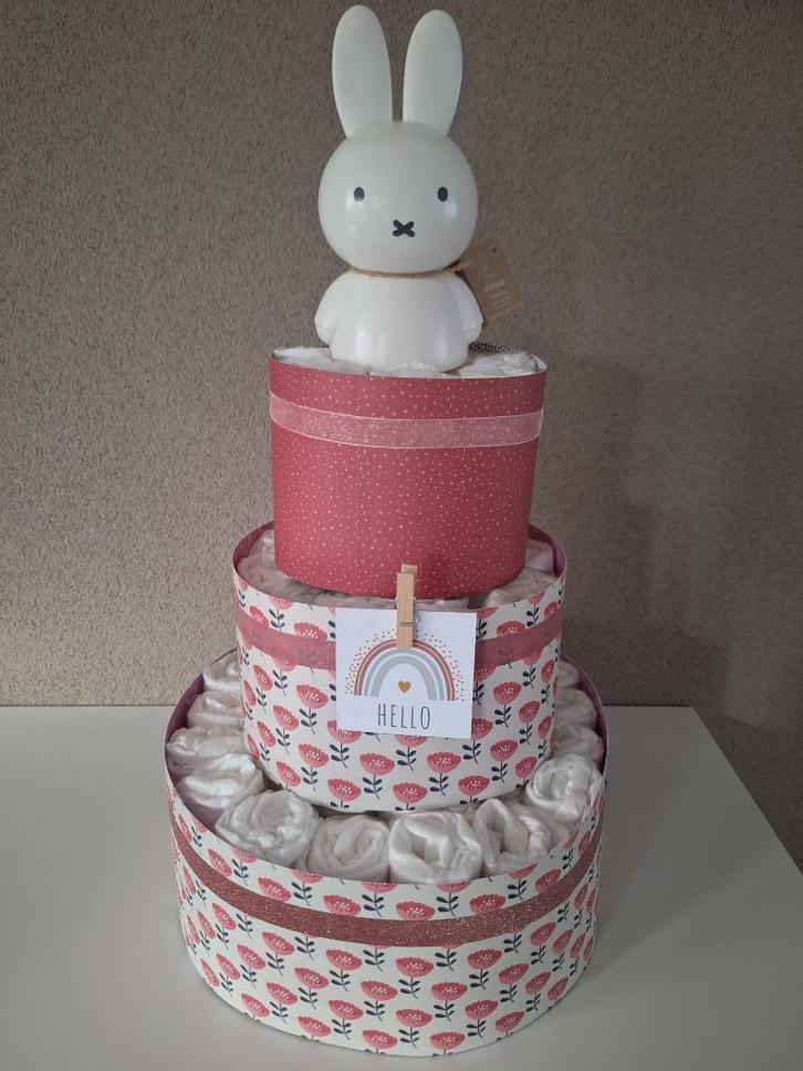 Luiertaart drielaags - Roze retro bloemen, Kinderen en Baby's, Kraamcadeaus en Geboorteborden, Nieuw, Kraamcadeau, Ophalen of Verzenden