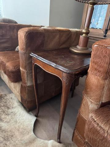 Houten bijzettafel  beschikbaar voor biedingen