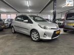 Toyota Yaris 1.5 Full Hybrid Aspiration dealer onderhouden, Auto's, Toyota, Euro 5, 1497 cc, Gebruikt, 4 cilinders