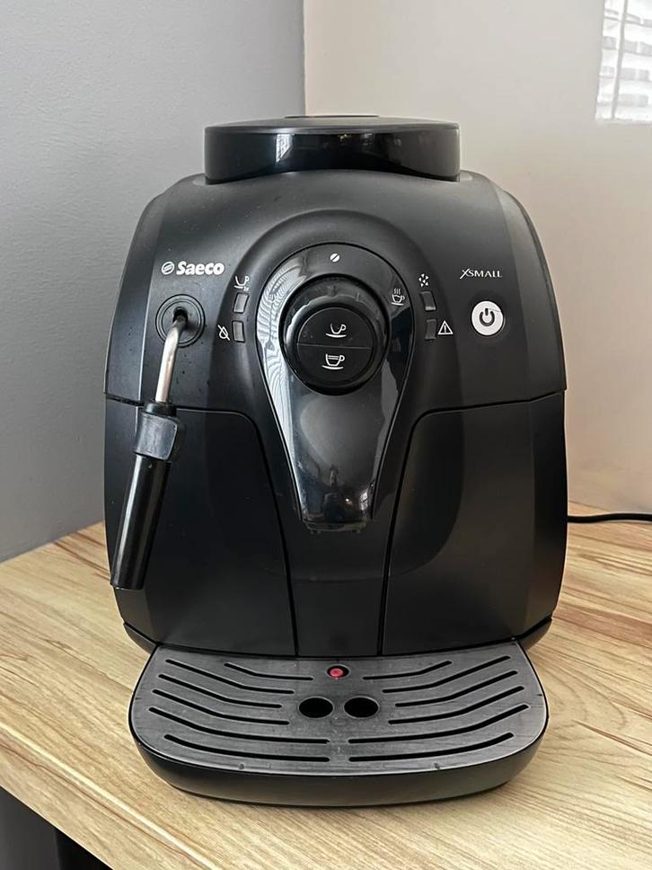 Saeco XSmall volautomatische Espressomachine, Witgoed en Apparatuur, Koffiezetapparaten, Gebruikt, Koffiebonen, Koffiemachine