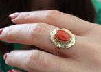 Vintage Gouden Bloedkoraal Ring | 14K, 18 tot 19, Ophalen of Verzenden, Zo goed als nieuw, Met edelsteen