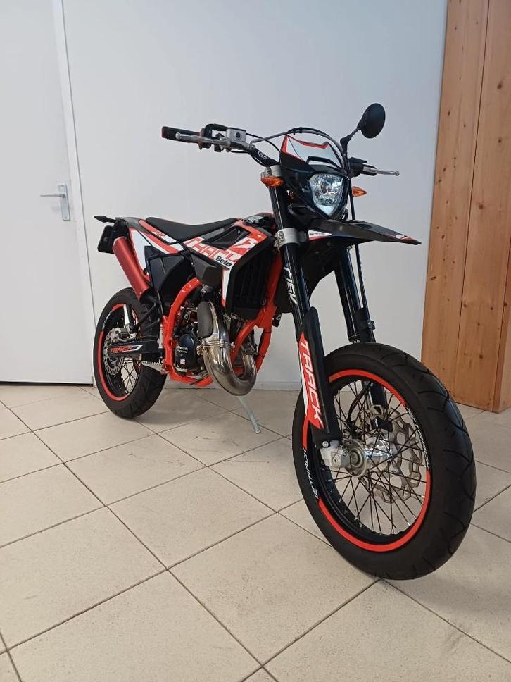 Beta RR Factory 2024 - 719 km, Fietsen en Brommers, Brommers | Derbi, Zo goed als nieuw, Maximaal 45 km/u, Ophalen