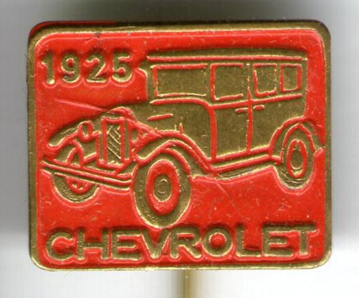 Chevrolet 1925 rood op koper oldtimer auto speldje( A_157 ), Verzamelen, Speldjes, Pins en Buttons, Zo goed als nieuw, Speldje of Pin
