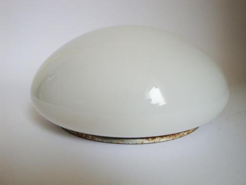 wit glas halfrond plafonnière, drgm scharnier antiek metaal, Huis en Inrichting, Lampen | Plafondlampen, Gebruikt, Glas, Metaal