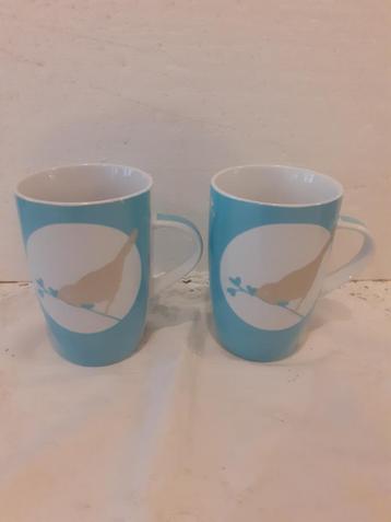 V & D - 2 mooie porseleinen mokken met vogels beschikbaar voor biedingen
