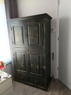 Antieke groene kast, Ophalen