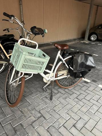 Gazelle fiets +mandje+tasje beschikbaar voor biedingen