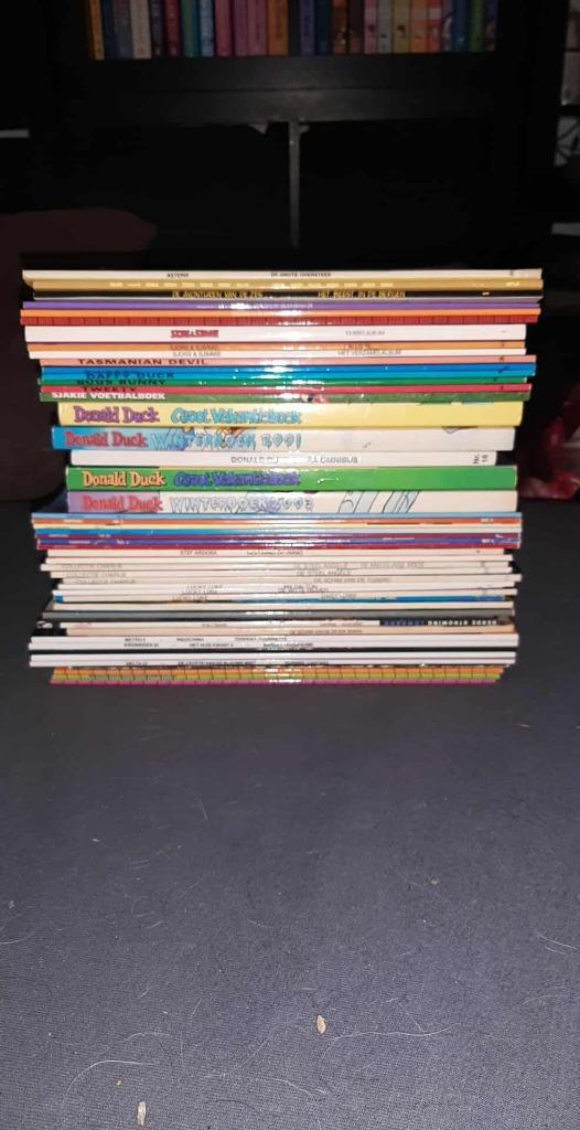 50x verschillende strips vakantie set 25 euro weg is weg, Boeken, Stripboeken, Zo goed als nieuw, Meerdere stripboeken, Ophalen of Verzenden