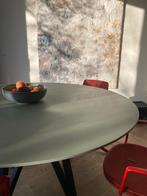 Ronde tafel met linoleum blad, grijsgroen, Huis en Inrichting, Rond, Ophalen of Verzenden, Zo goed als nieuw, Vijf personen of meer