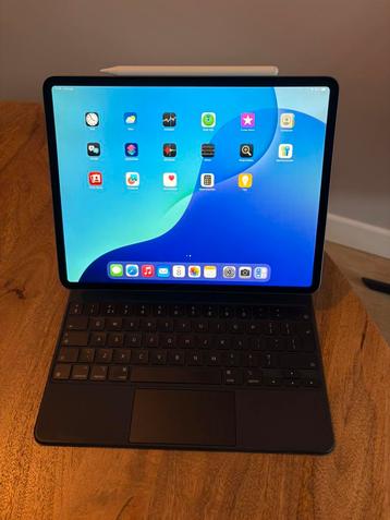 Apple iPad Pro 12.9 3e generatie met Magic Keyboard beschikbaar voor biedingen