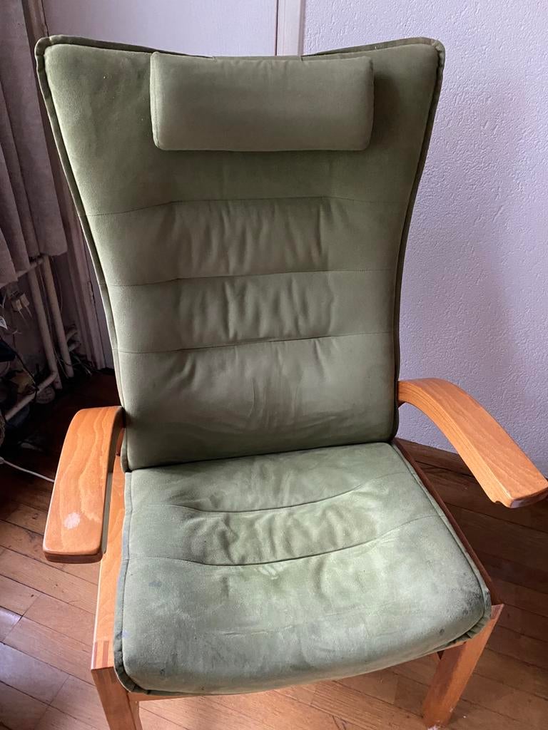 Seniorenstoel, suede groen, rugleuning/zitting verstelbaar, Ophalen, Minder dan 75 cm, Zo goed als nieuw, Warm