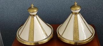 2 stuks witte Tagine met versierde randen beschikbaar voor biedingen
