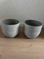 2 grijze bloempotten met motief - doorsnede 28cm hoogte 27cm, Overige materialen, Gebruikt, Rond, Binnen