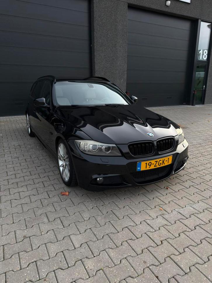 BMW 3-Serie 2.0 I 318i Touring AUT 2012 Zwart, Auto's, BMW, Particulier, 3-Serie, Benzine, C, Stationwagon, Automaat, Origineel Nederlands