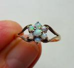 9 kt Gouden rozet / bloem ring: 7 x opaal. Londen, 1987, Sieraden, Tassen en Uiterlijk, Antieke sieraden, Ophalen of Verzenden