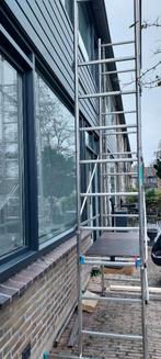steiger /nieuwstaat/loopvloer met luik/snoeiwerk/onderhoud, Ophalen of Verzenden, Zo goed als nieuw, Rolsteiger of Kamersteiger