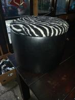 Retro poef leder met zebra print jaren 70, Huis en Inrichting, Banken | Voetenbanken en Poefen, Minder dan 50 cm, Rond, Minder dan 50 cm