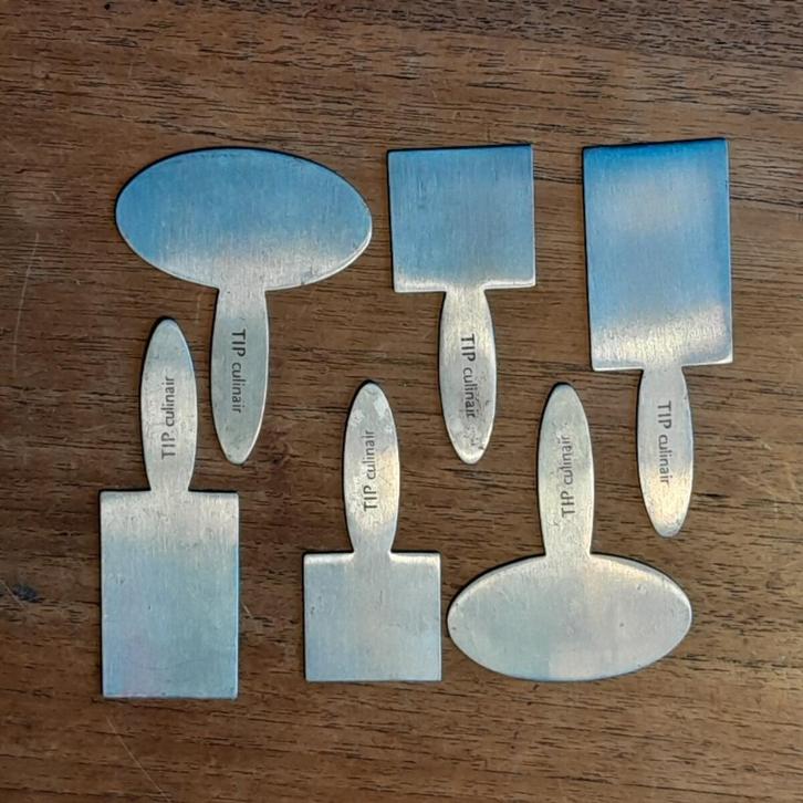 metalen naamplaatjes voor borrelplateau of bij planten, Huis en Inrichting, Woonaccessoires | Overige, Zo goed als nieuw, Ophalen of Verzenden