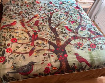 Mooie wanddoek boom vogels beschikbaar voor biedingen
