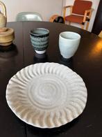Jars Ceramistes servies, bord en 2 mokken, Ophalen of Verzenden, Nieuw, Overige stijlen, Bord(en)