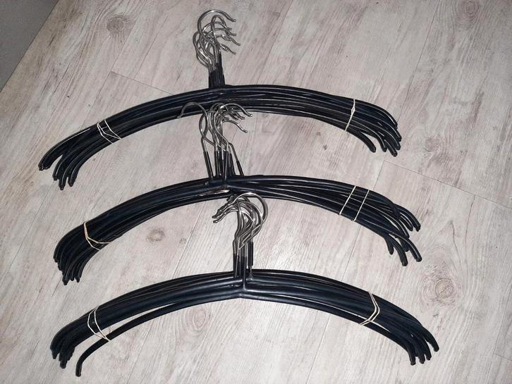 Anti slip kledinghangers, kleerhangers, knaapjes, Kleding | Dames, Kledinghangers, Gebruikt, Ophalen