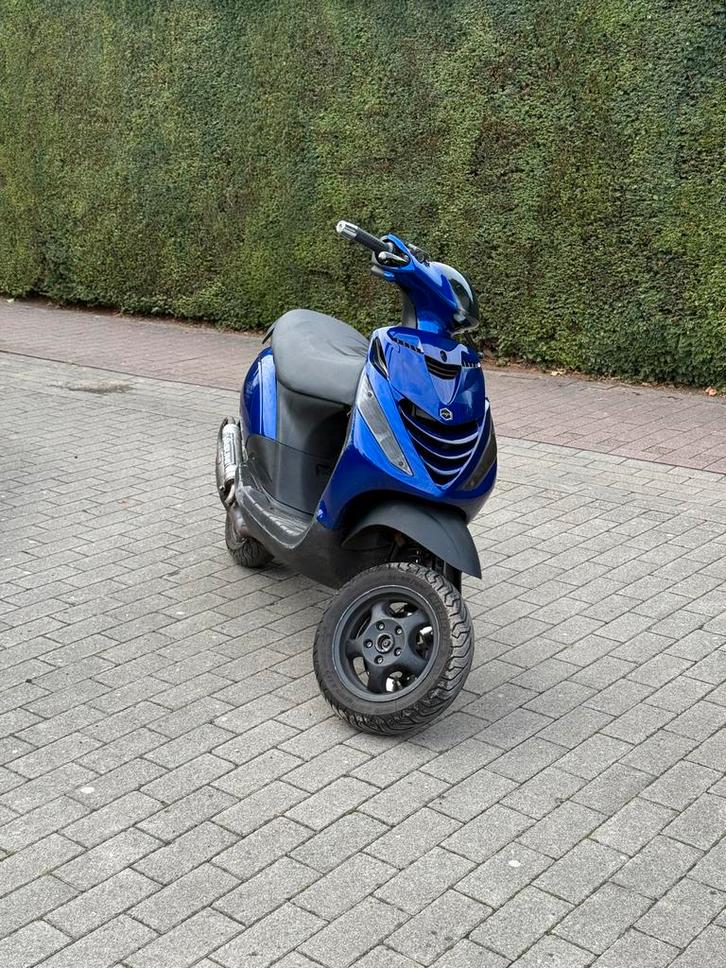 Zip 70cc 2-takt, Fietsen en Brommers, Scooters | Piaggio, Gebruikt, Tweetakt, Ophalen