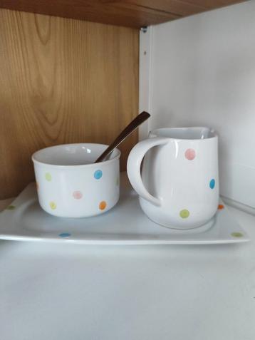 Melk en suikerset beschikbaar voor biedingen