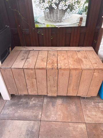 Houten Opbergkist / Kussenbox beschikbaar voor biedingen
