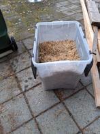 Gratis bak met hooi voor konijnen, Ophalen, Tuinaarde