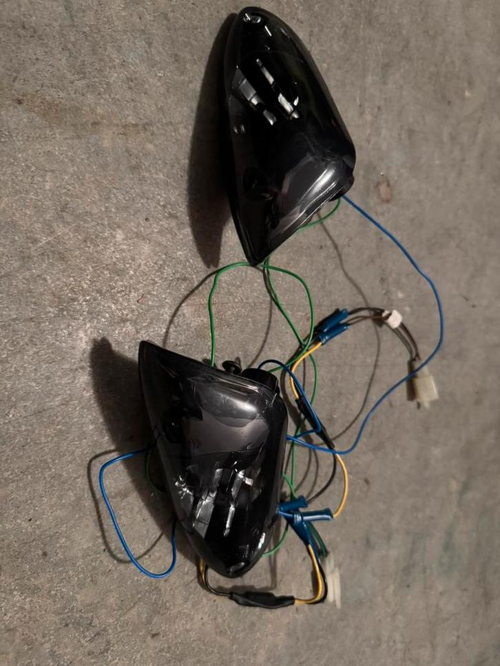 Nieuwe str8 led knipperlichten aerox stuur plug and play!, Fietsen en Brommers, Brommers | Tuning en Styling, Zo goed als nieuw