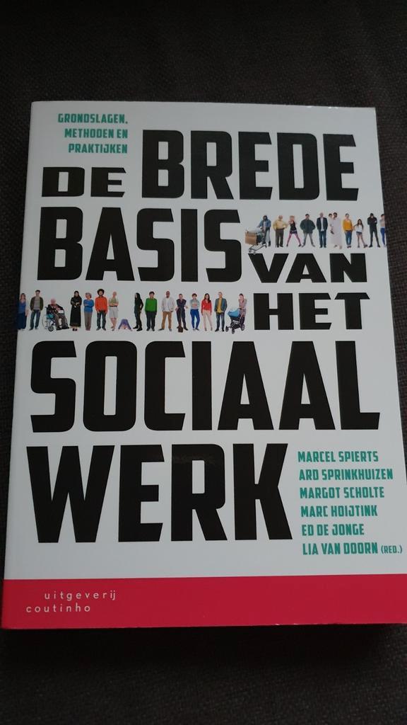 Margot Scholte - De brede basis van het sociaal werk, Boeken, Studieboeken en Cursussen, Zo goed als nieuw, Ophalen of Verzenden
