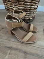 Lacoste, Beige, Zo goed als nieuw, Lacoste, Sandalen of Muiltjes