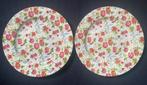 2 Borden: roze/rode bloemen op witte ondergrond. Drsn.20 cm., Huis en Inrichting, Keuken | Servies, Gebruikt, Ophalen of Verzenden