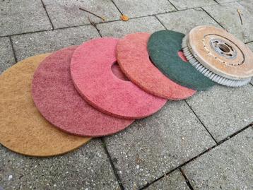 Floorboy  cq boenmachine 16" schijven en borstel beschikbaar voor biedingen