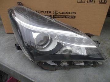 rechter koplamp Toyota yaris P 13 beschikbaar voor biedingen