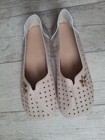 barefoot beige ballerinas beschikbaar voor biedingen