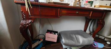 Antieke originele kersenhouten wandtafel beschikbaar voor biedingen